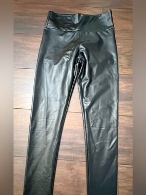 Faux Leather High-Waist Leggings - Black